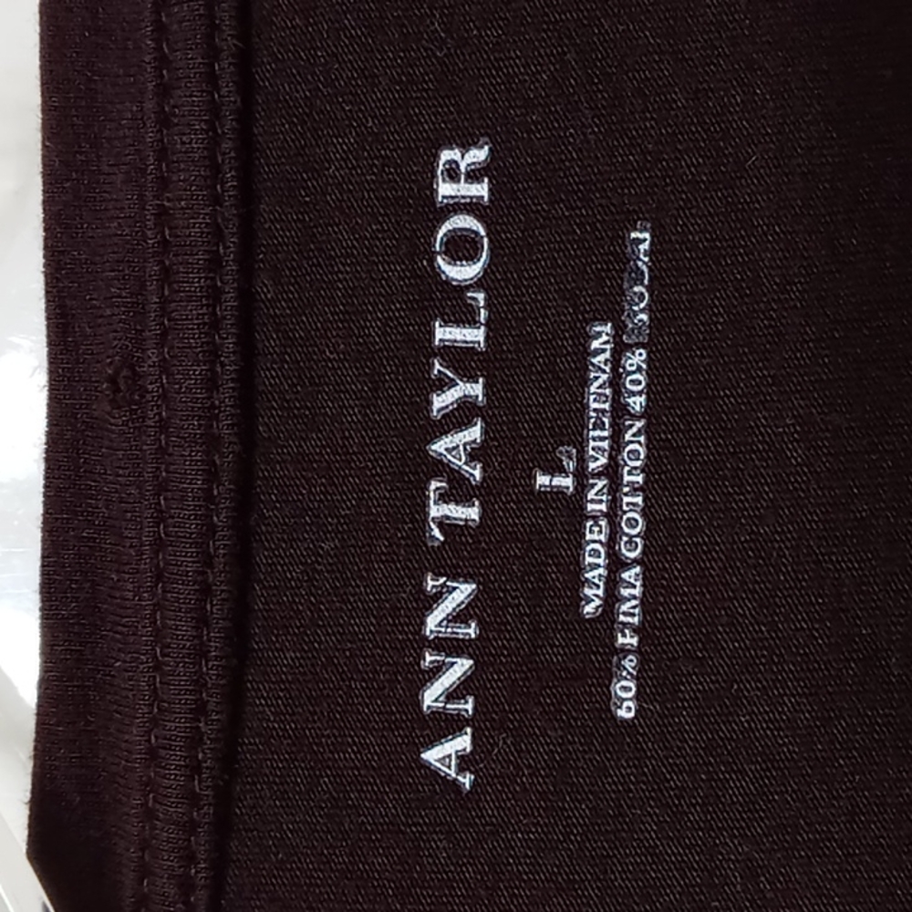 Ann Taylor Basic Tee - Picture 4 of 4